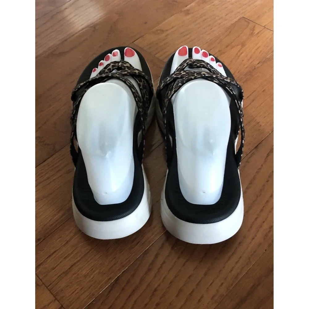 Skechers GoWalk Womens Sandals Size 8 Black Leopard GOGA Mat Flip Flop
